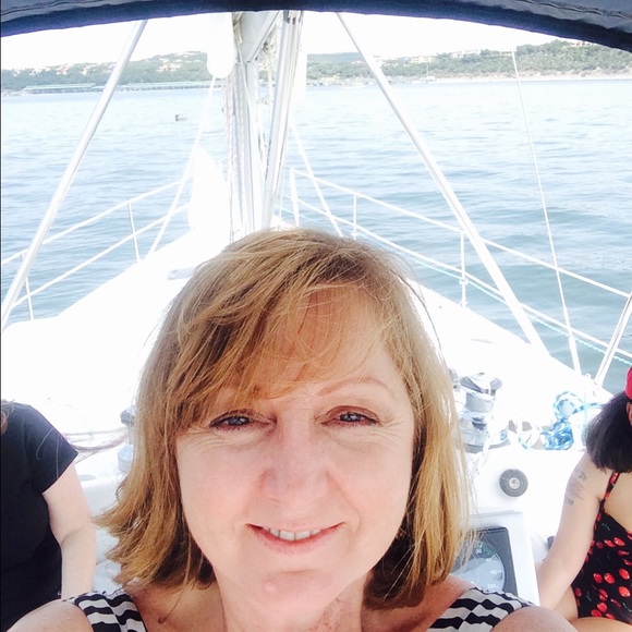 Meet your Posher, Melissa - Picture 1 of 1