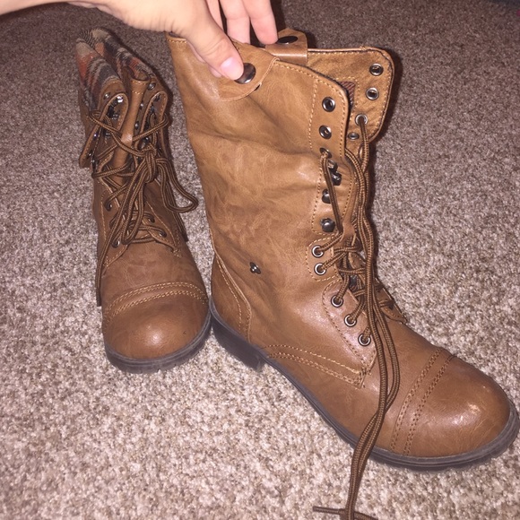 Boots - Picture 4 of 4