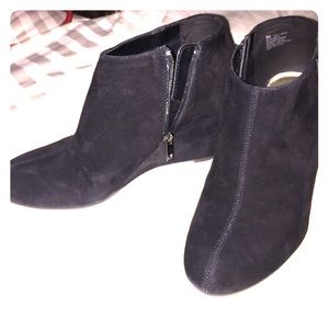 Size. 8. Anne Klein black suede half boots.