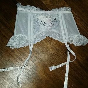 Victoria Secret Fashion Show garder belt