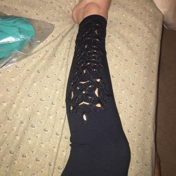 Black embroidery Salar legging