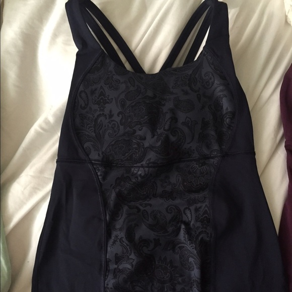 Lululemon tank