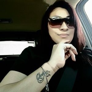 Meet your Posher, Pearl