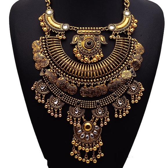 Statement necklace - Picture 2 of 3