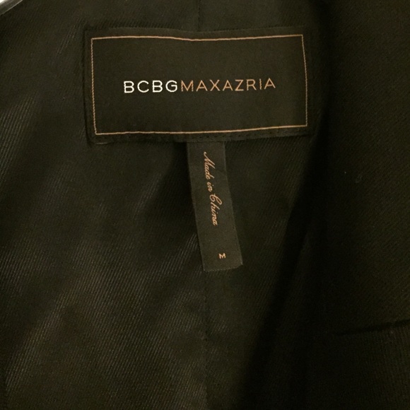 Black BCBG vest with embellished white shoulders - Picture 2 of 4