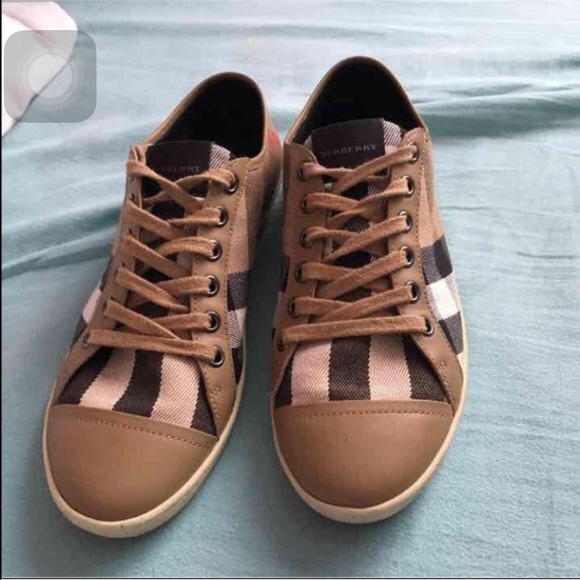 Burberry sneakers !