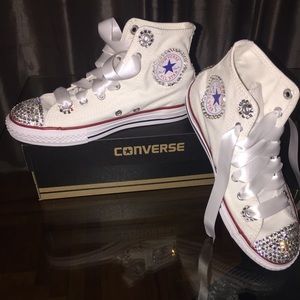 Custom designed converse D'vine Solez