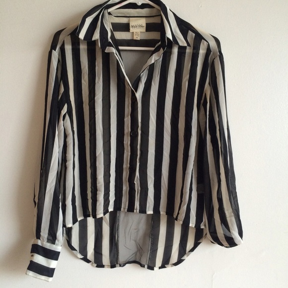 Urban Outfitters B&W button up shirt