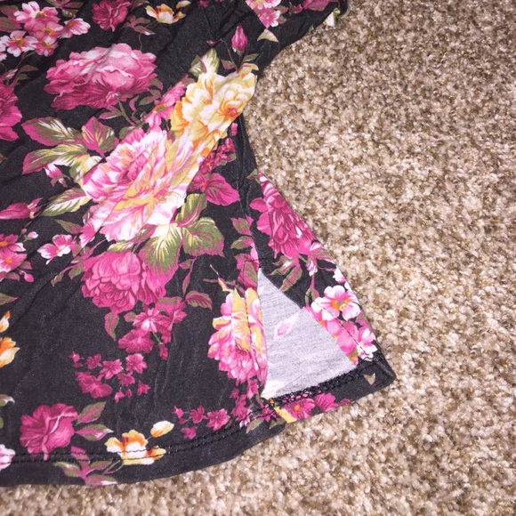 Crop top - Picture 2 of 2