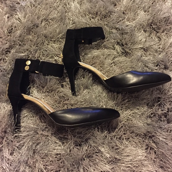 BCBG black heels size 7 - Picture 1 of 3