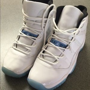 COLUMBIA 12s SIZE 6 BOYS/ 8 WOMEN