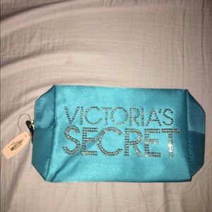 SALE: Victoria's Secret makeup bag