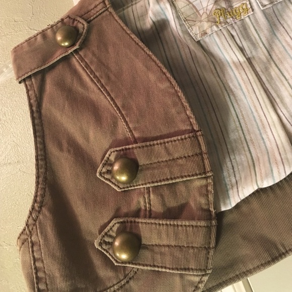 Vest with Buttons - Picture 3 of 4