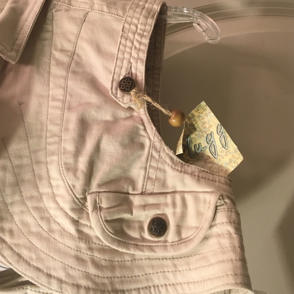 Vest - Picture 2 of 4