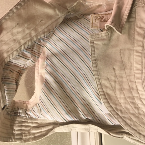 Vest - Picture 3 of 4
