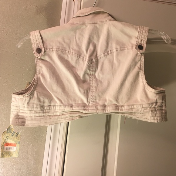 Vest - Picture 4 of 4