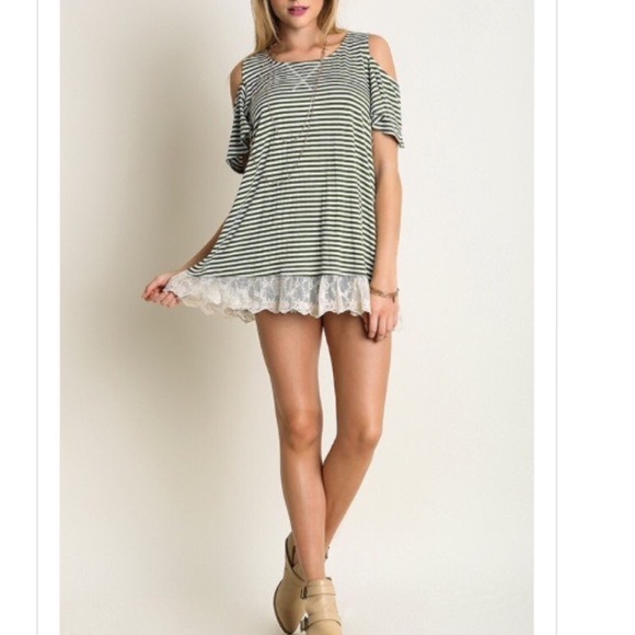 ❗️LAST❗️Cold shoulder olive stripe lace boho top - Picture 2 of 3