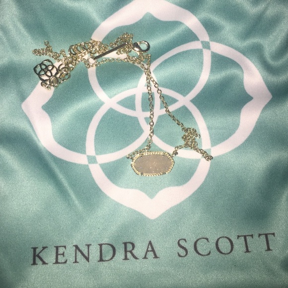 Kendra Scott necklace