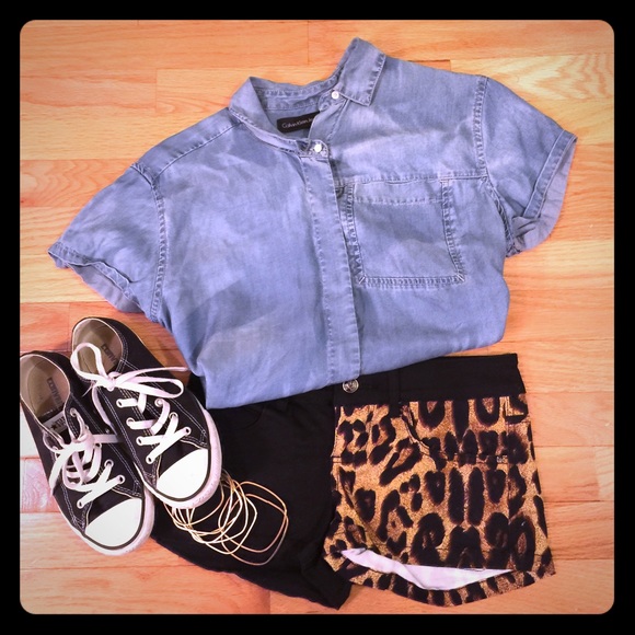 Hot Topic Pants - Royal Bones Shorts