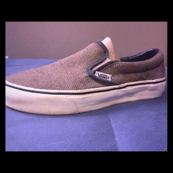 Neutral vans - Picture 1 of 3