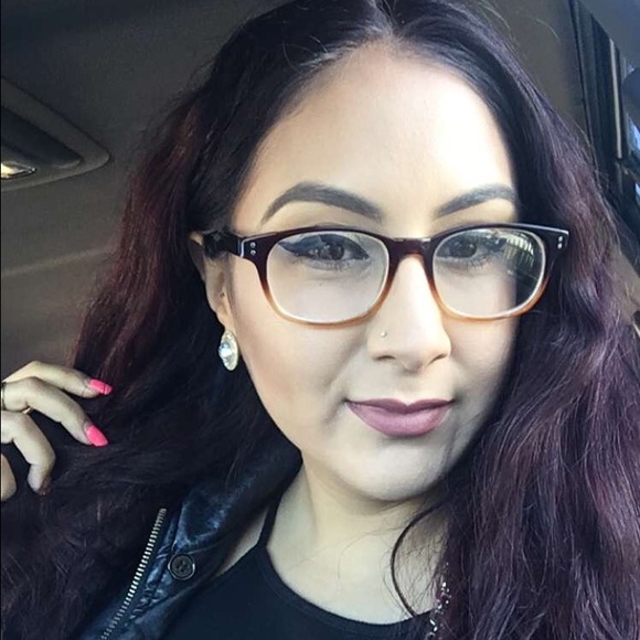 Meet your Posher, Isis