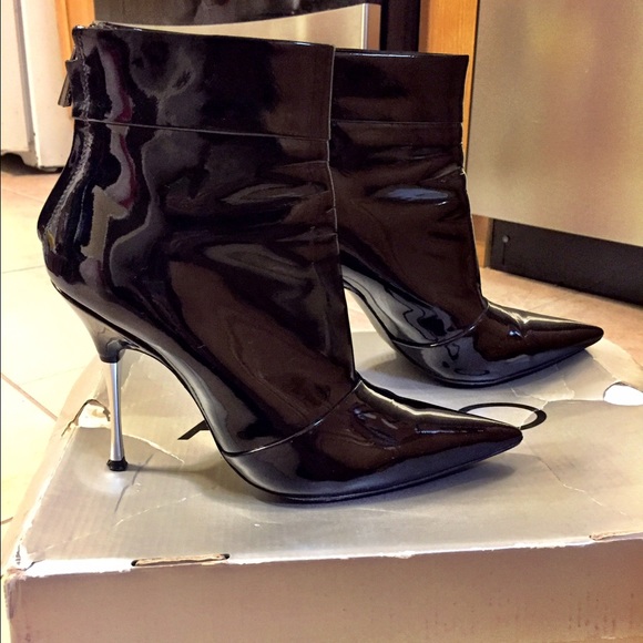 Aldo Black Patent Leather Booties "Fryish"