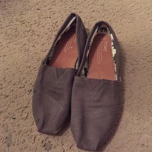 Toms