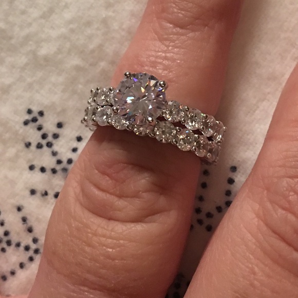 6 CTTW Cubic Zirconia Wedding set - Picture 1 of 4