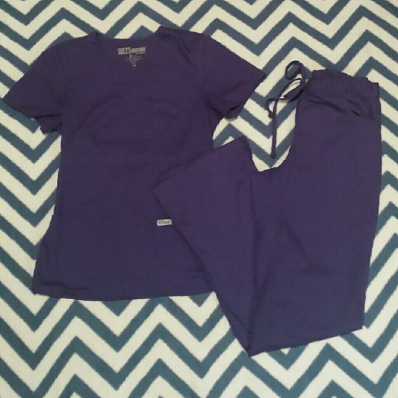 Grey's Anatomy Purple Scrub Set Sz XS💕🏩🎀