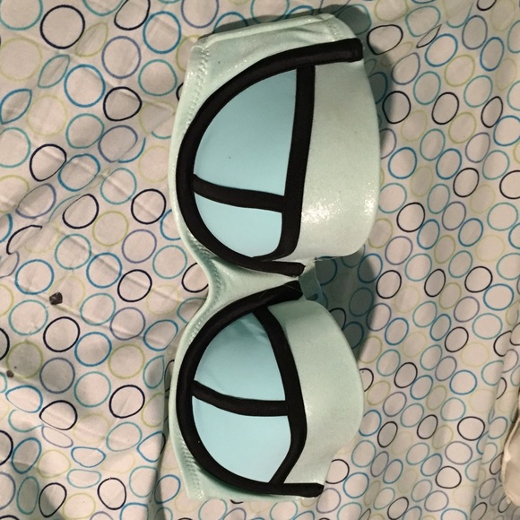 VICTORIA'S SECRET STRAPLESS TOP