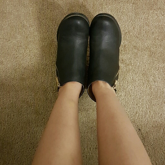 Black booties - Picture 3 of 4