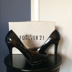 Patent leather black stiletto heels (Size 6.5)