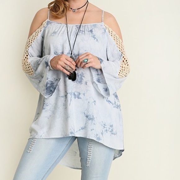 ❌ SOLD BUNDLE❌ Cold Shoulder Tunic. XL - Picture 2 of 4