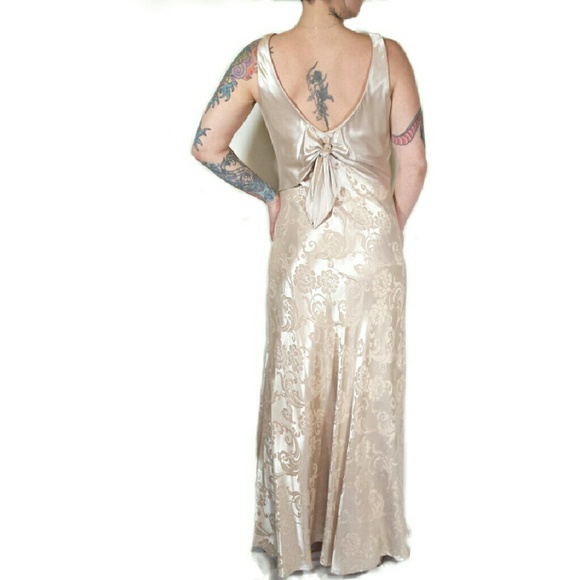 Shimmery Victorian floral mermaid dress - Picture 2 of 4