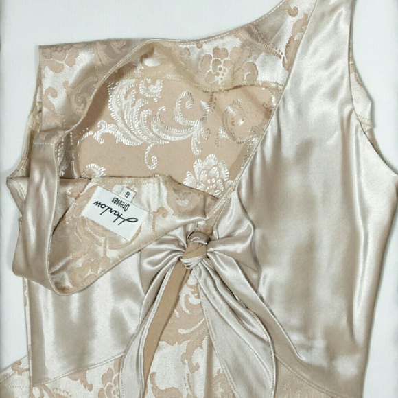 Shimmery Victorian floral mermaid dress - Picture 4 of 4