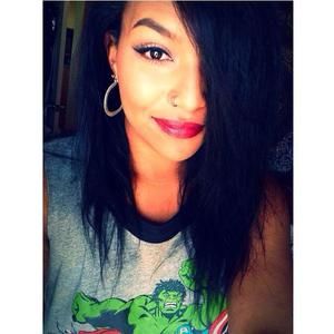 Meet your Posher, Nina