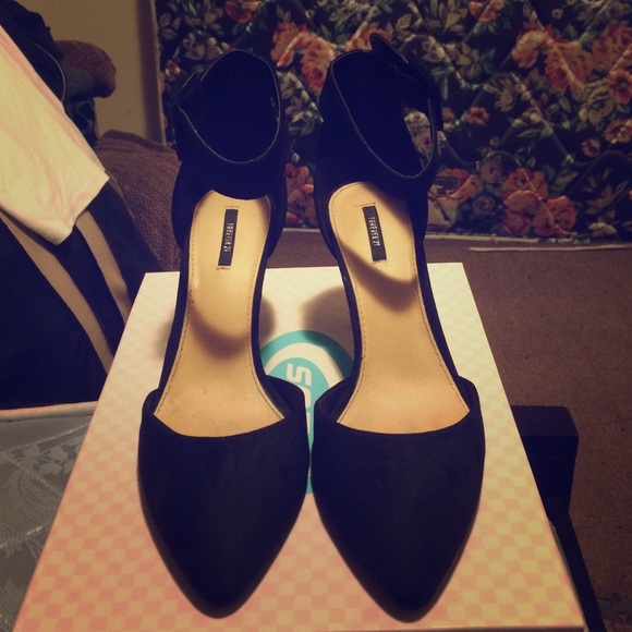 Black Close Toe Heels