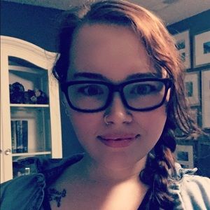 Meet your Posher, Elizabeth