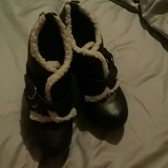 High heels - Picture 2 of 3