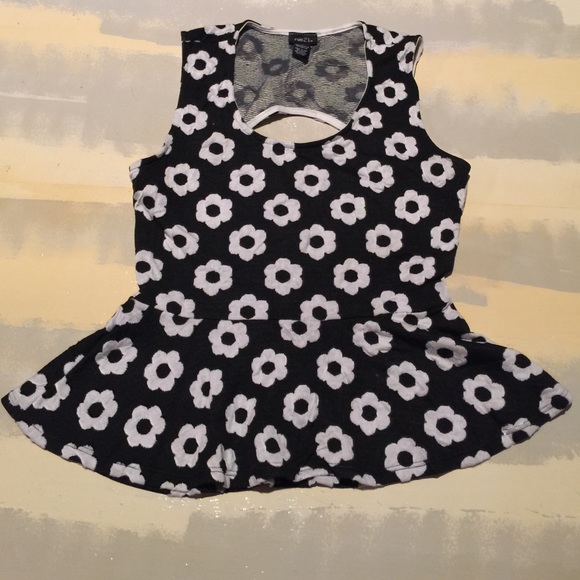 Rue21 Tops - Sleeveless shirt