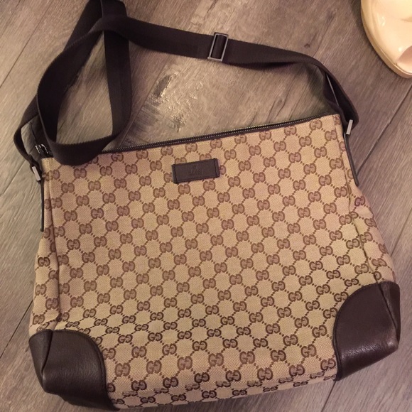Gucci Handbags - Gucci Messenger Bag
