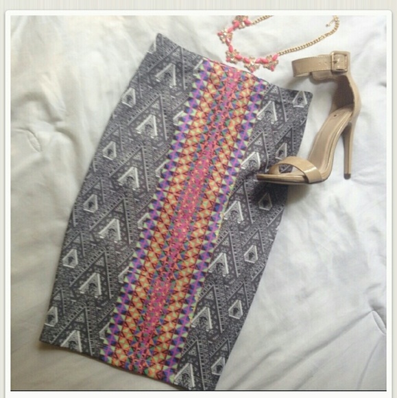 🇺🇦 NWT Pencil Skirt Size XXS - Picture 2 of 2