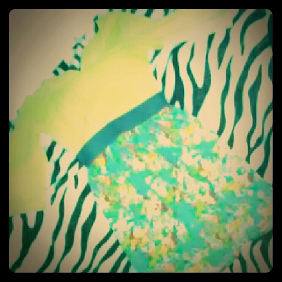 Cute vinrage floral dress