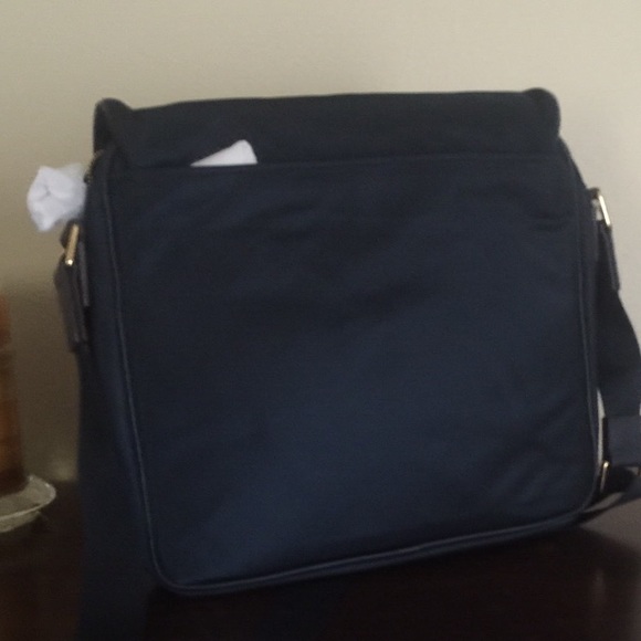 Authentic Micheal kors nylon messenger bag - Picture 2 of 4