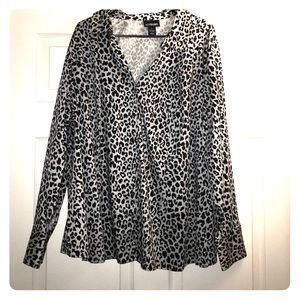 NEW Button down top!👸🏼