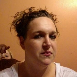 Meet your Posher, Holly