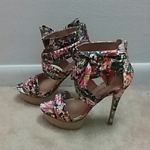 ZigiSoho  floral heels
