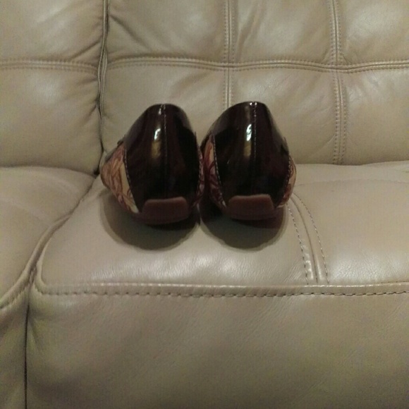 Cole Haan - Picture 2 of 4