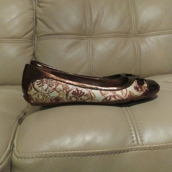 Cole Haan - Picture 3 of 4