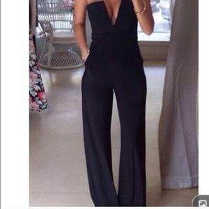 ♠️BRAND NEW♠️ Solid black V-neck Jumpsuit